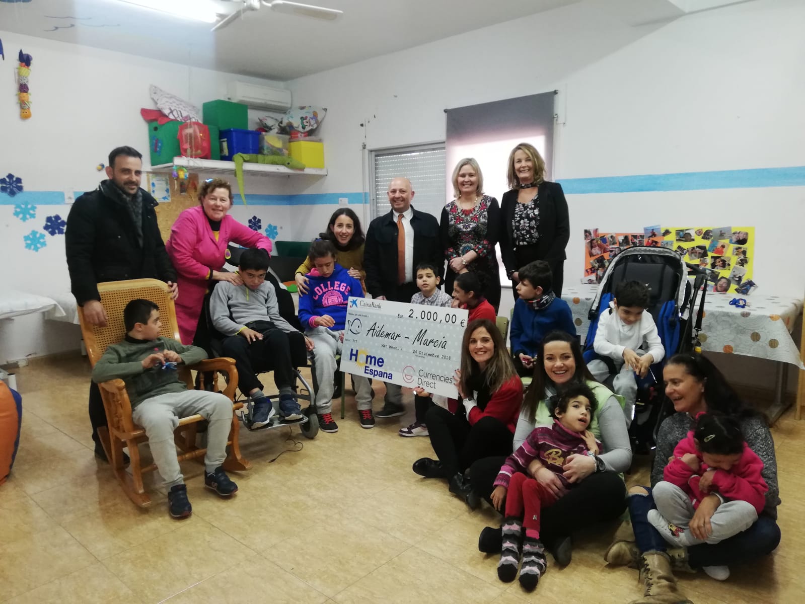 HomeEspaña & Currencies Direct raise €4,000 for local charities